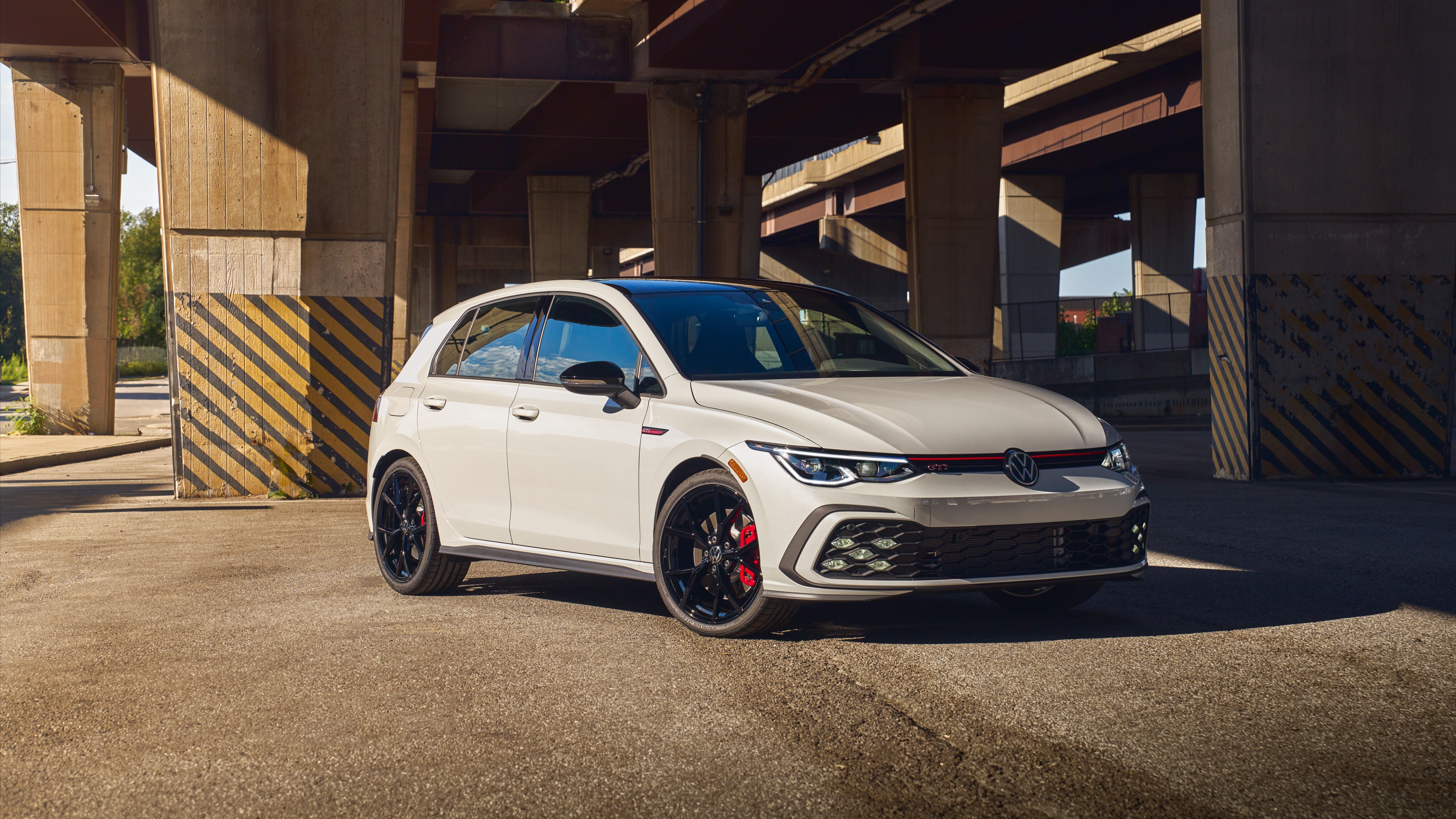Представлена прощальная версия VW Golf GTI с механической коробкой