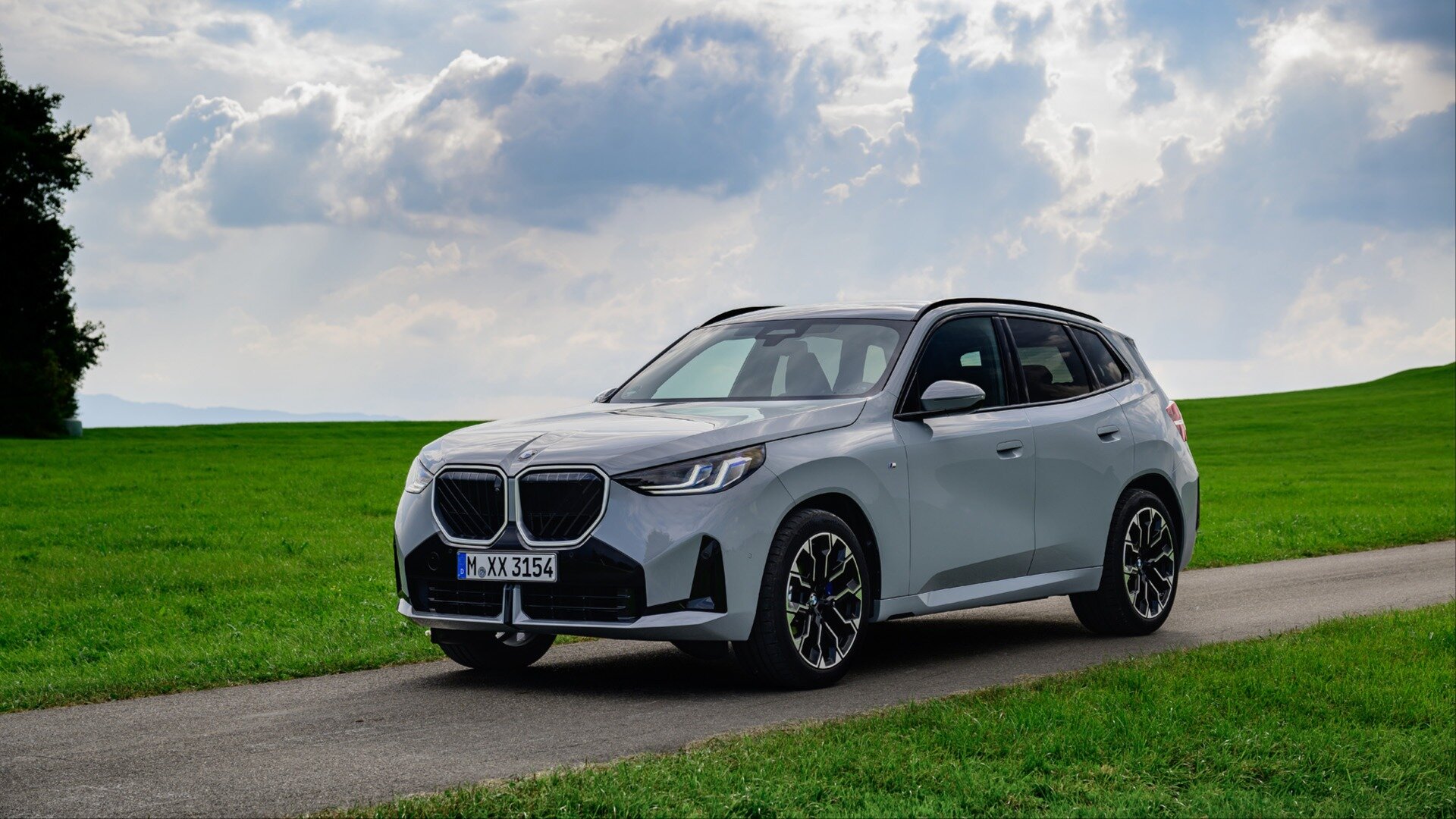 BMW i5 стал дальнобойнее, а X3 получил мощный дизель