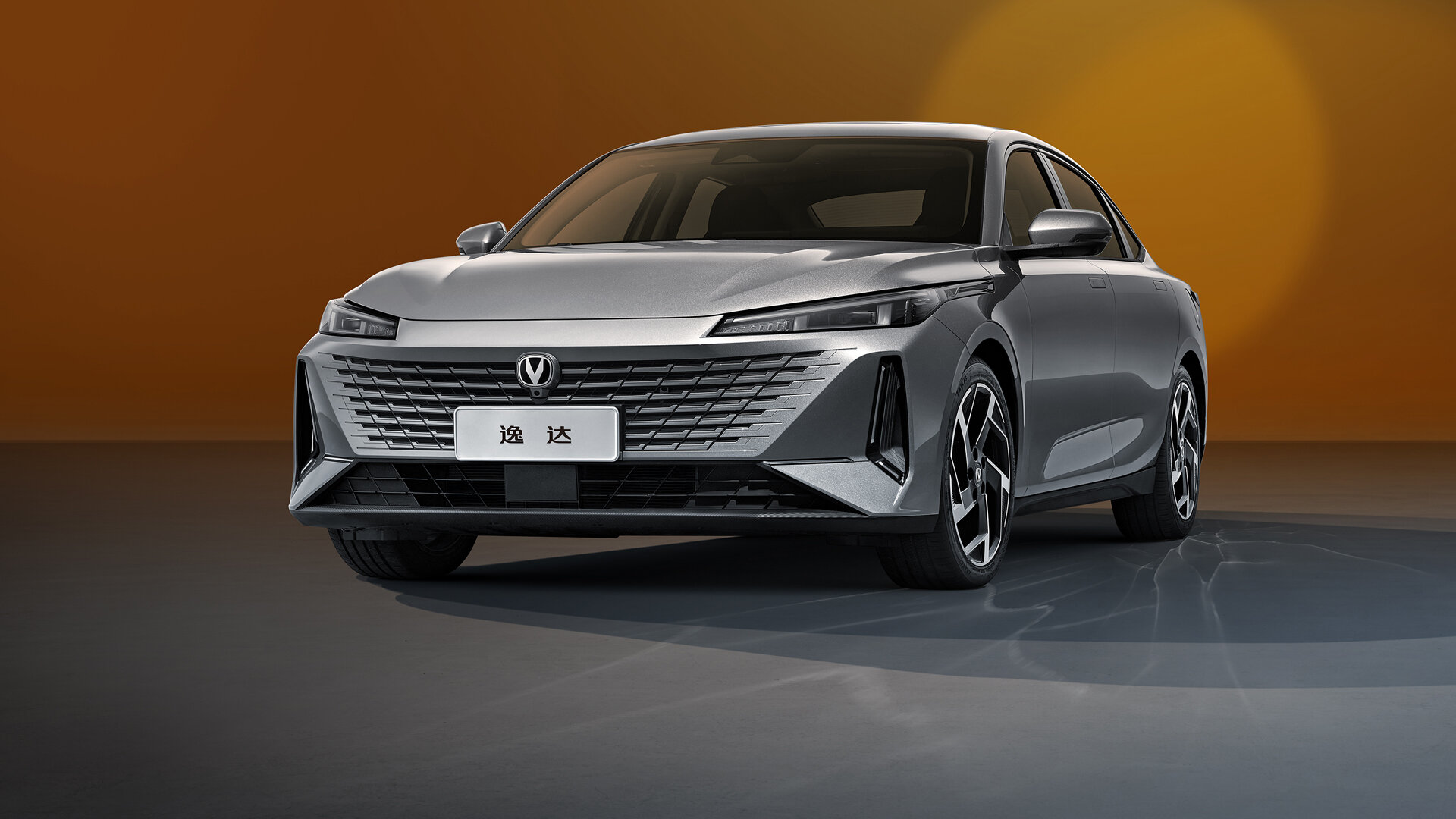В Китае представили доступный седан Changan Lamore: два огромных экрана и турбомотор