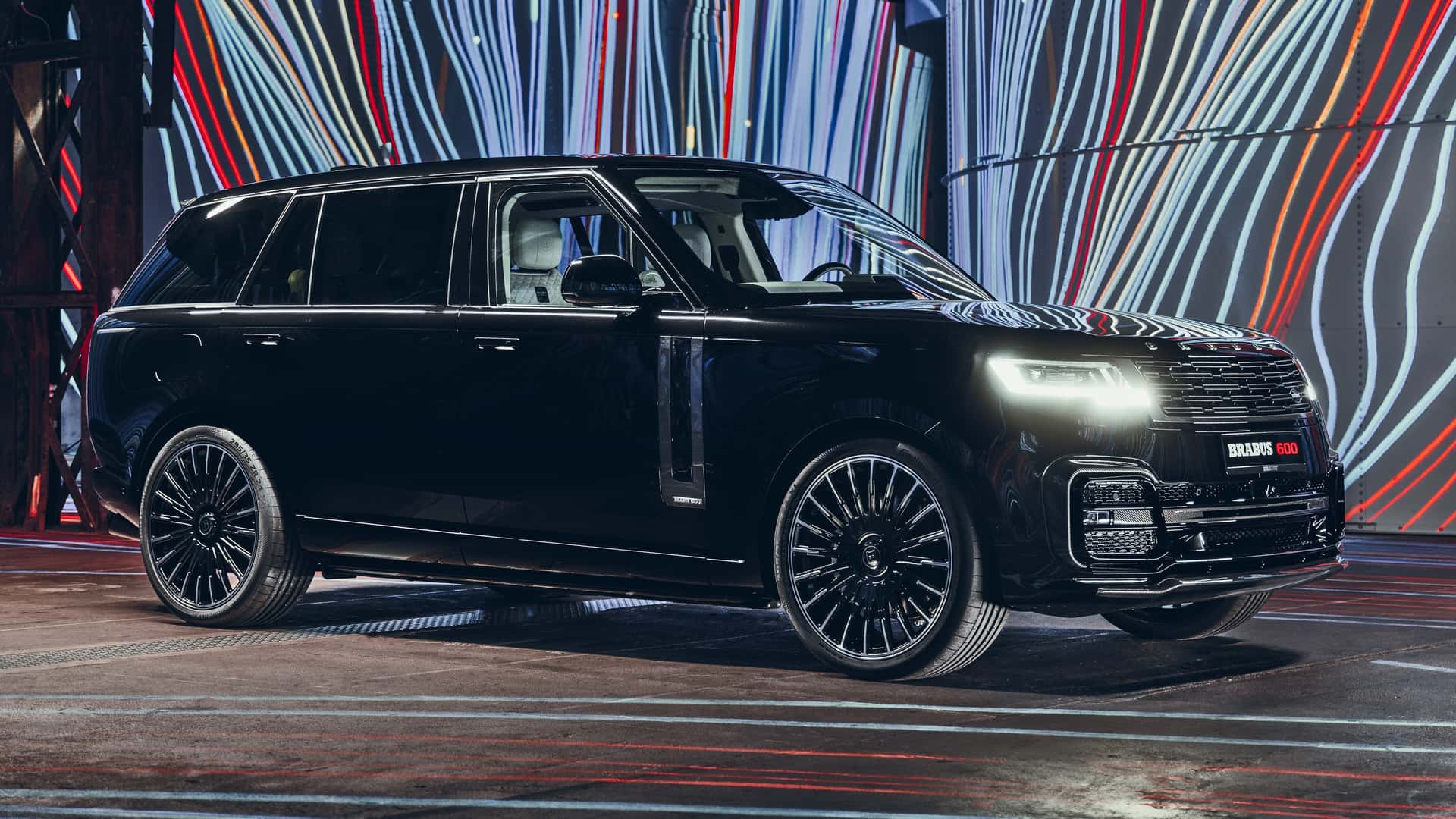 В Brabus сделали 600-сильный Range Rover с фисташковым салоном
