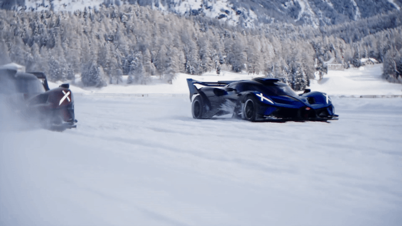 «Ледяной» тест-драйв трёх Bugatti Bolide показали на видео