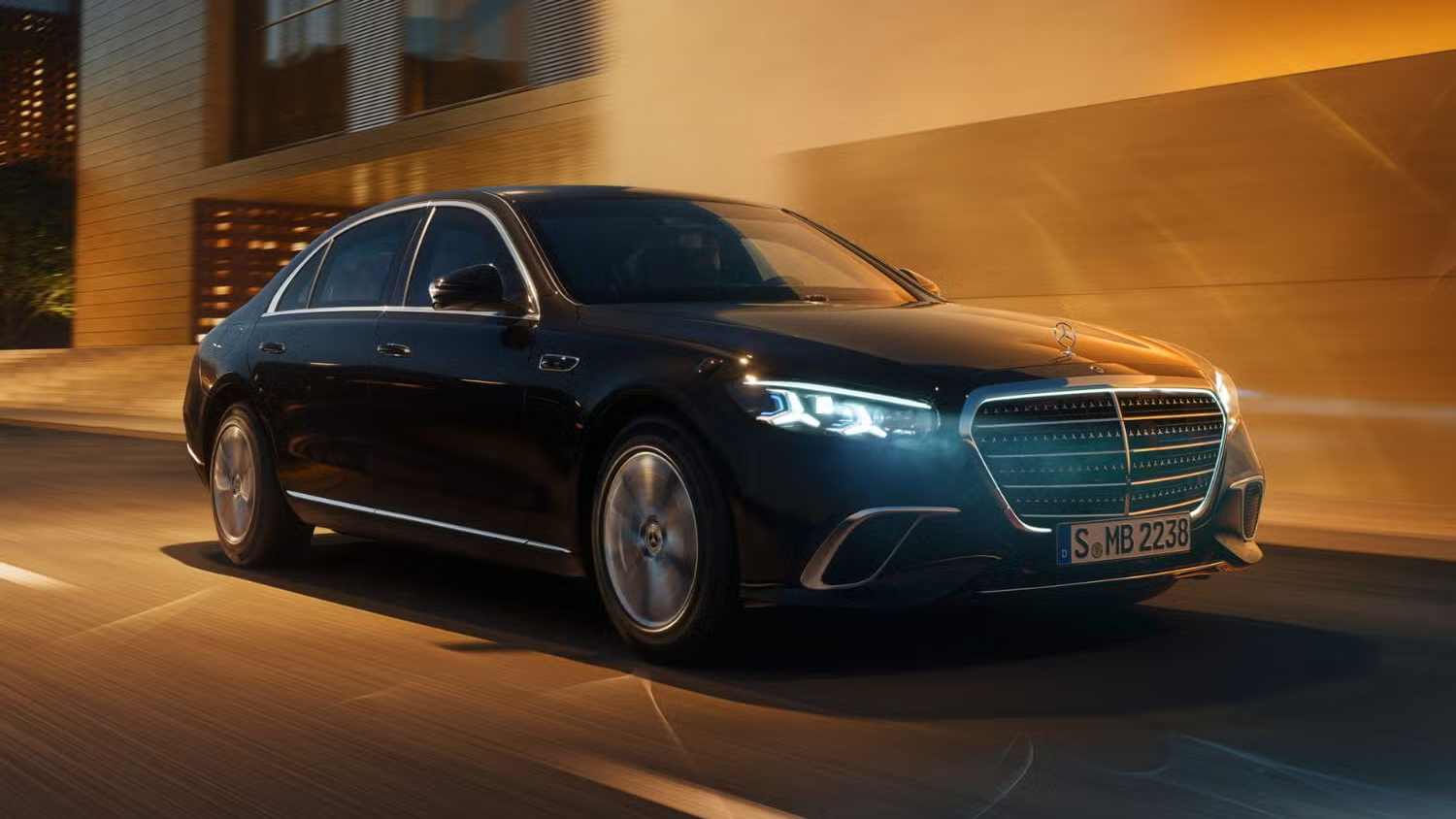 Mercedes-Benz хочет проверять покупателей бронированного S-класса