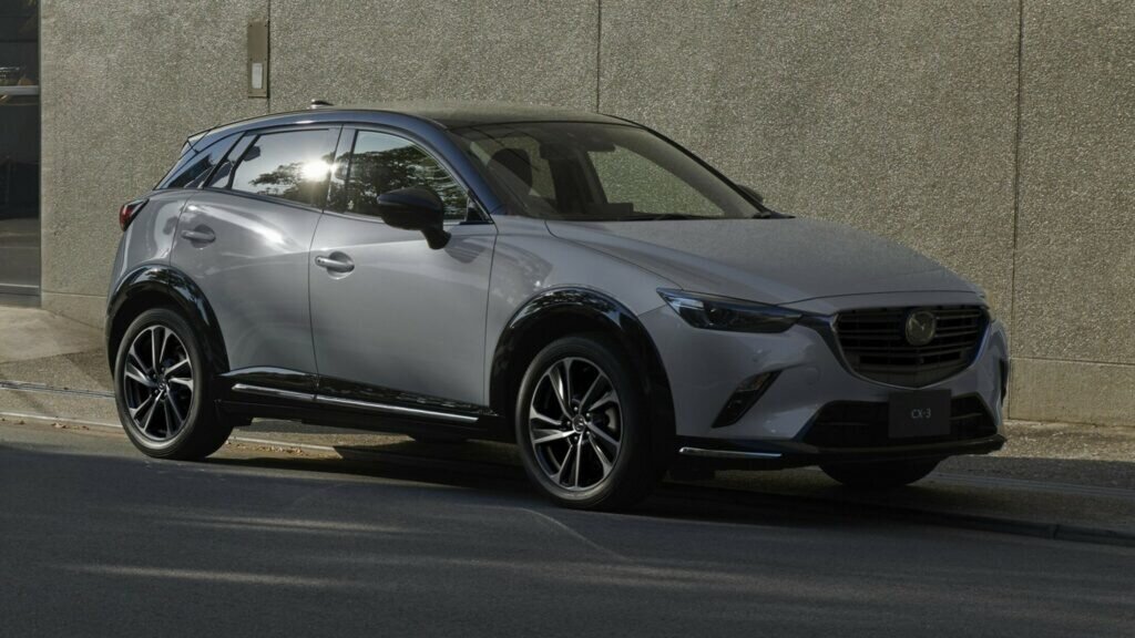 Японские Mazda2 и CX-3 получили новую мультимедийную систему