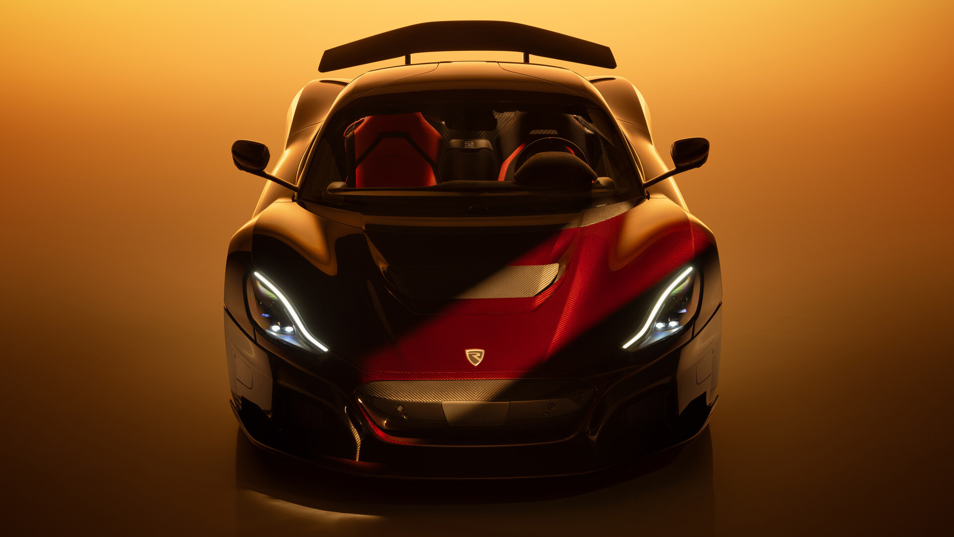 Глава Rimac показал собственный гиперкар Rimac Nevera