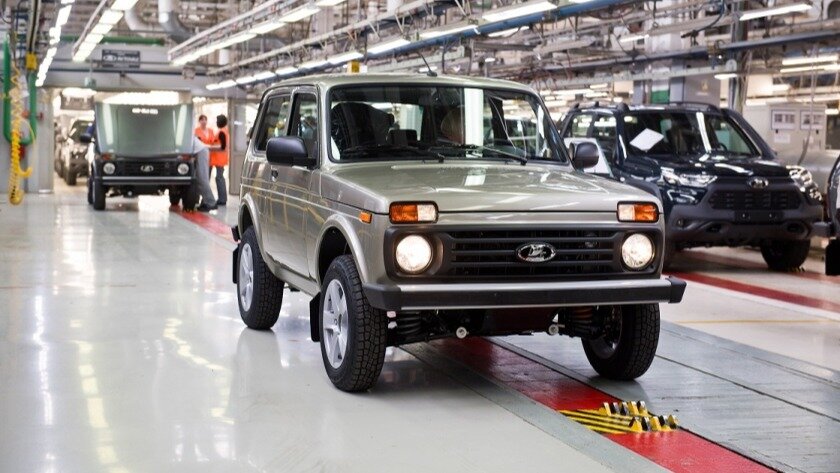В 2023 году АвтоВАЗ выпустит не менее 400 000 автомобилей и машинокомплектов