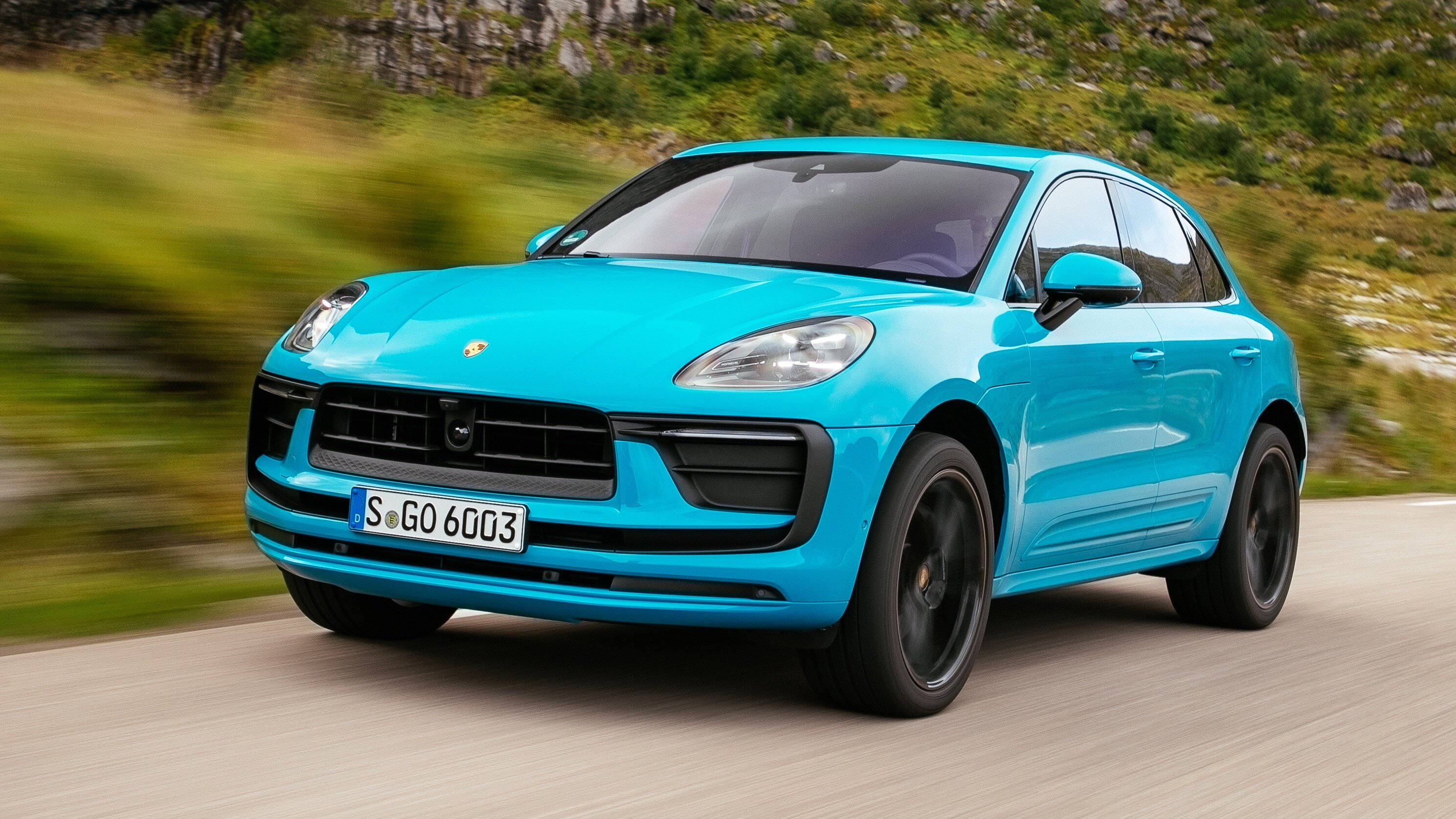 Macan с ДВС продаётся лучше электрического, но Porsche всё равно остановит его выпуск