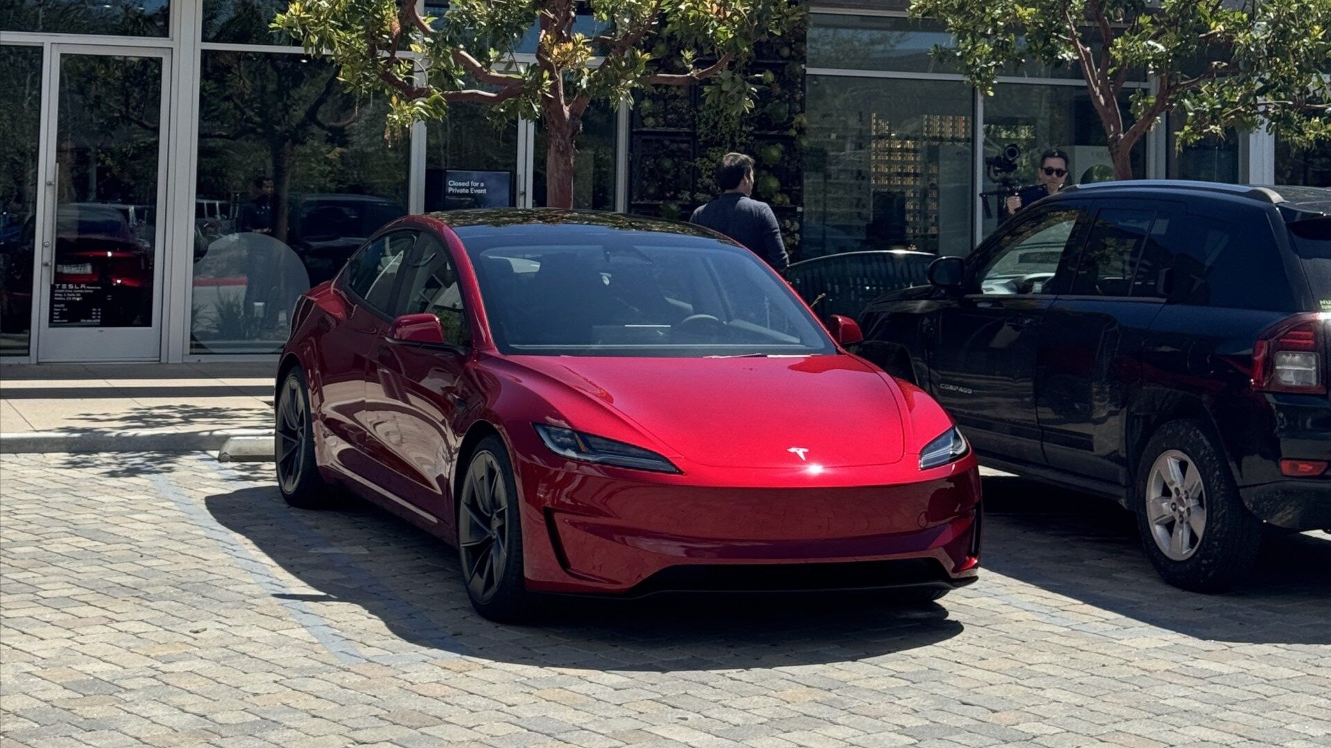 Самая мощная Tesla Model 3: первые фото без камуфляжа