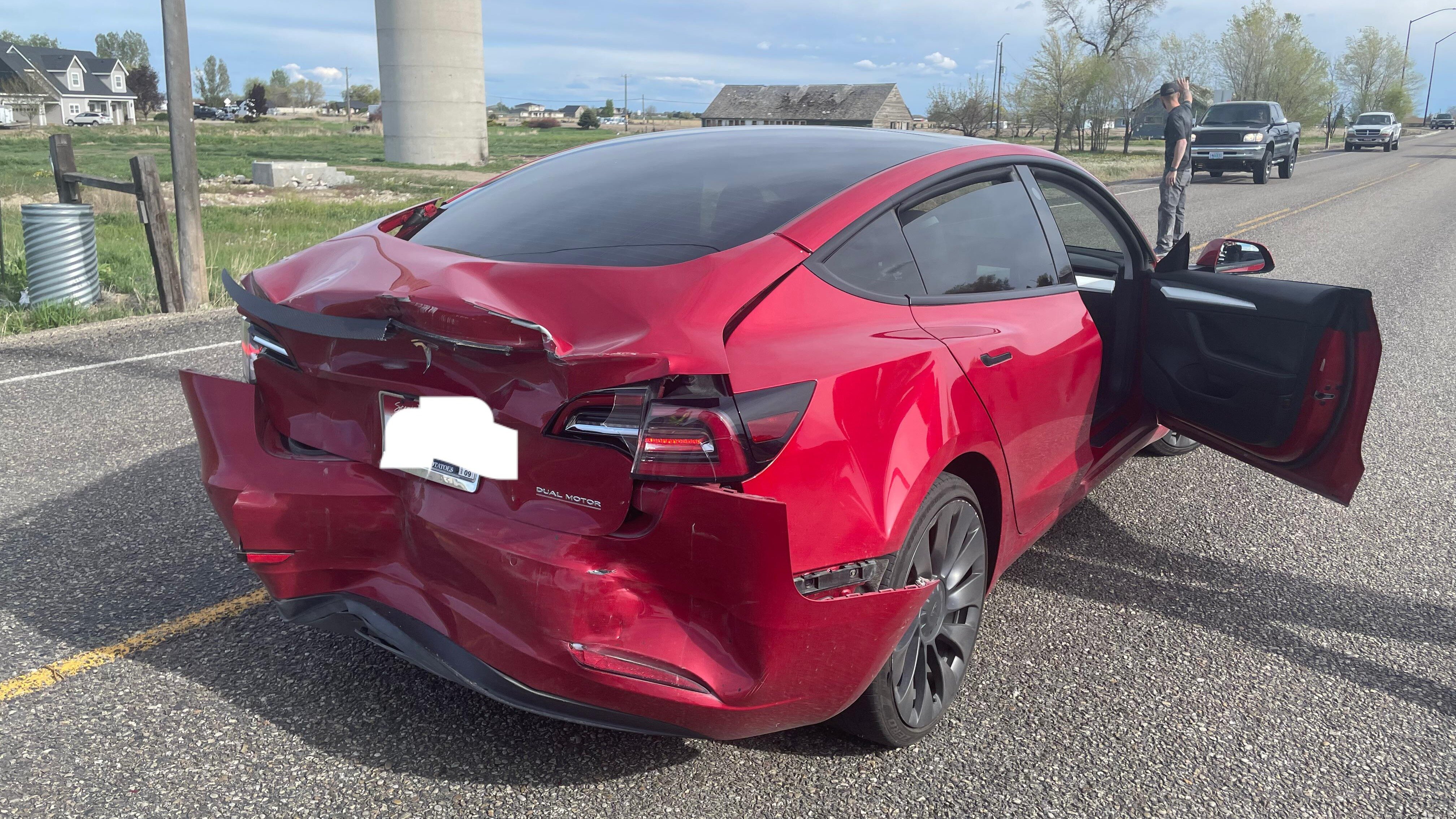 Самым аварийным электромобилем в России оказалась Tesla