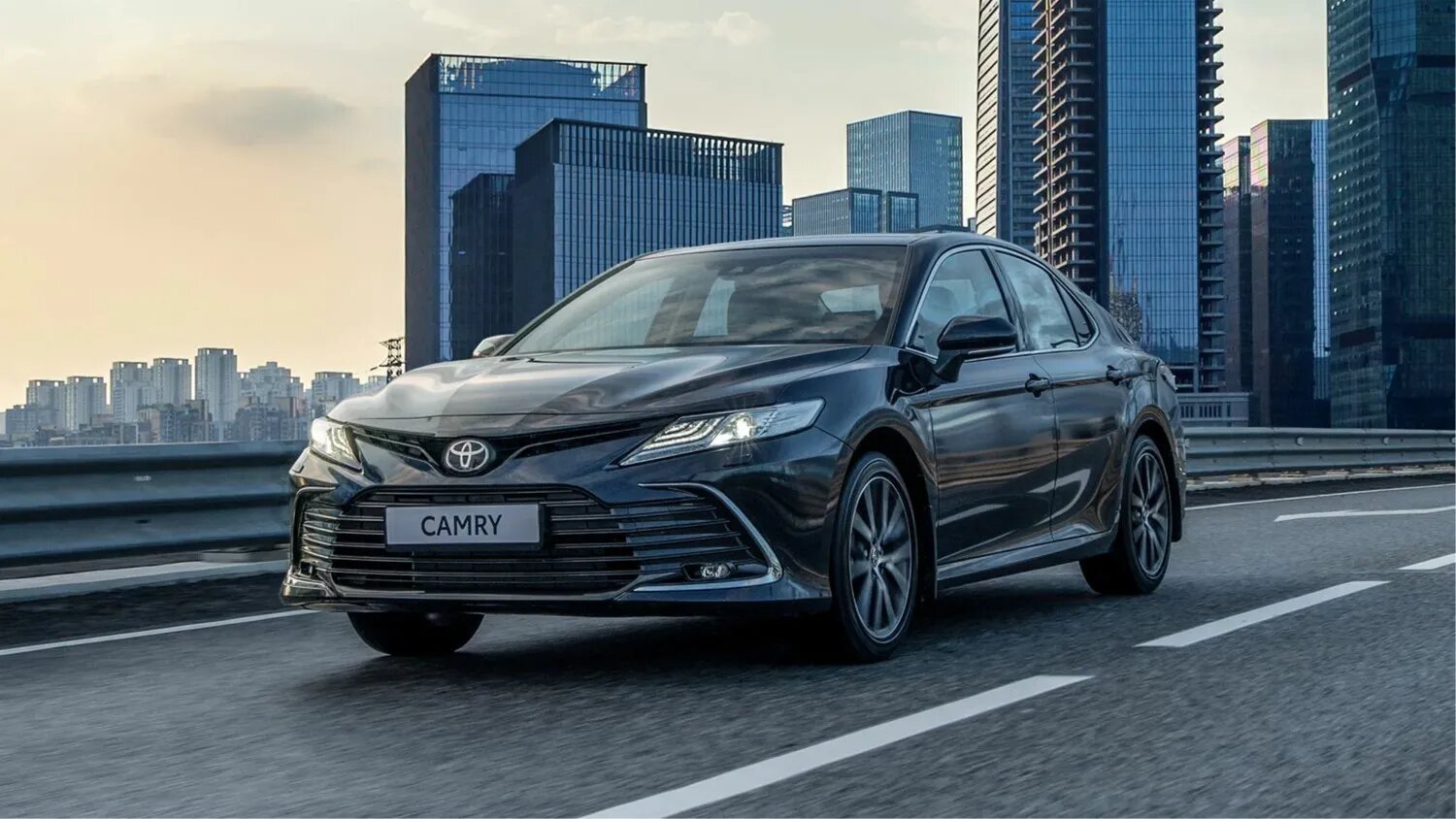 Стало известно, вместо чего россияне выбирают подержанную Toyota Camry