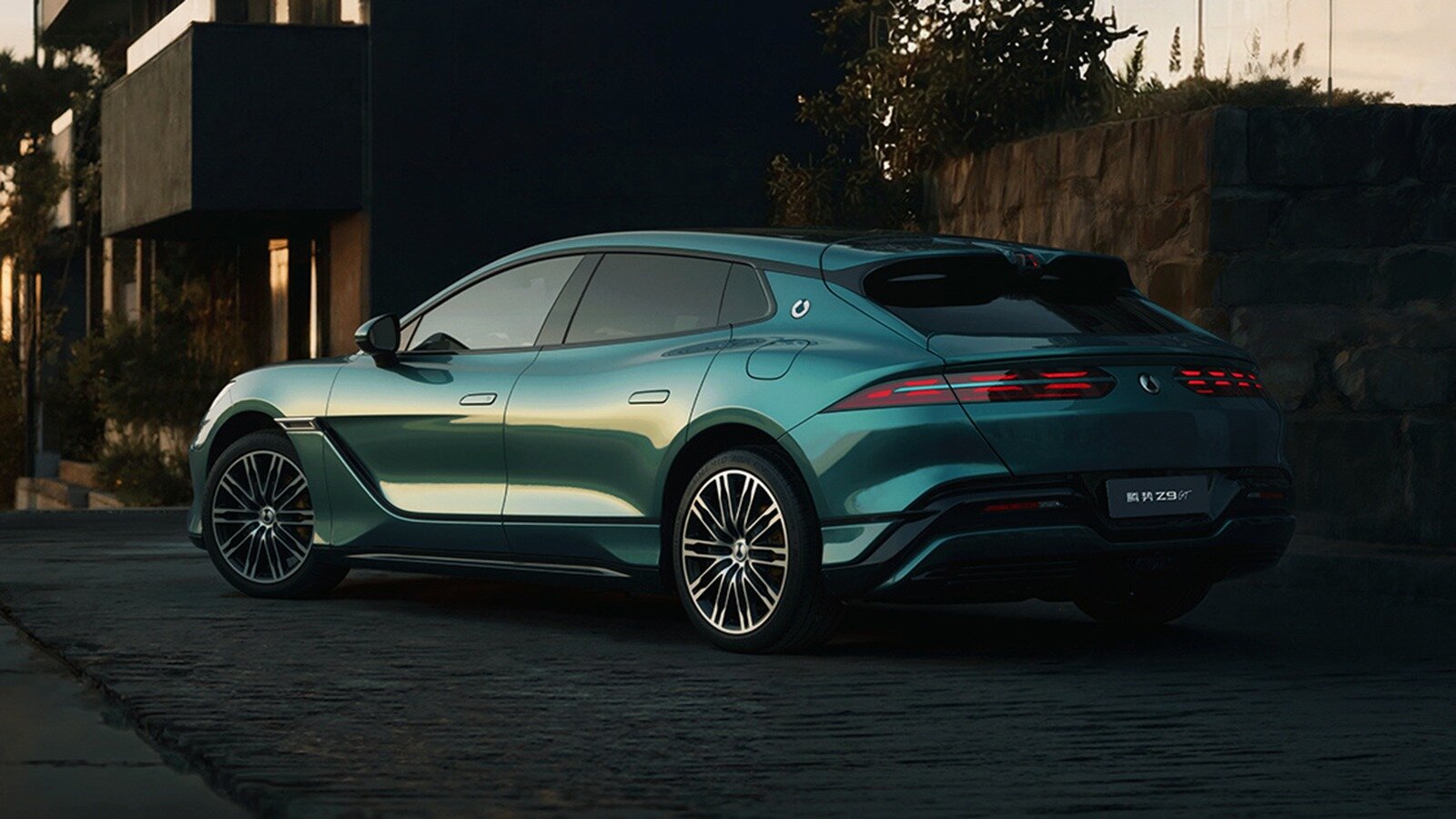 Denza Z9 GT научили дрифтовать на автопилоте — по любой траектории