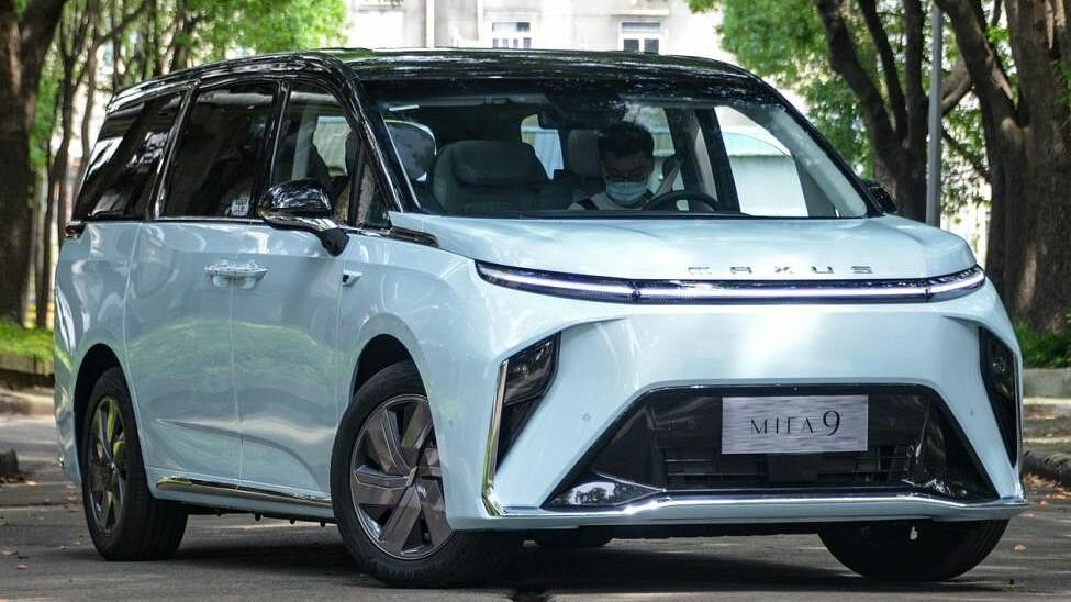 Роскошный минивэн Maxus MIFA 9 за 2,2 миллиона рублей начали продавать в Китае