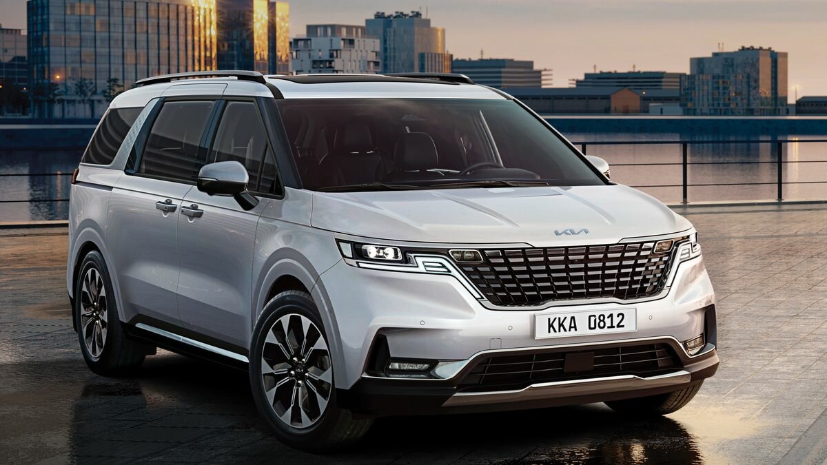 Kia Carnival для России обновился и подорожал