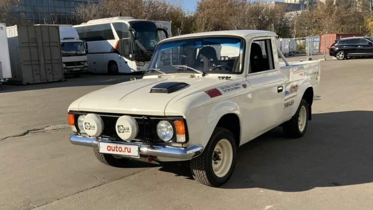 В России продаётся самый дорогой пикап ИЖ: это уникальный спорткар