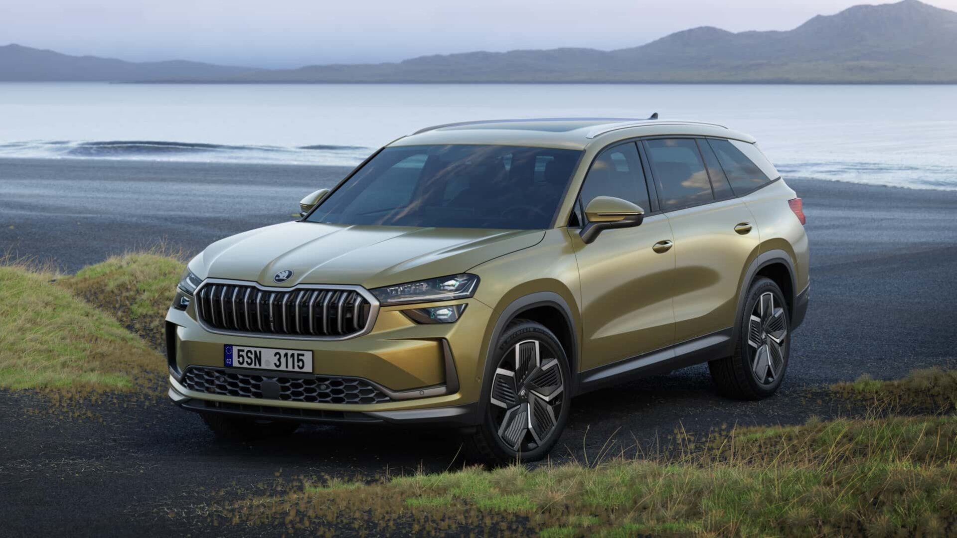 Представлен новый Skoda Kodiaq: выжившие дизели, подключаемый гибрид и адаптивные амортизаторы