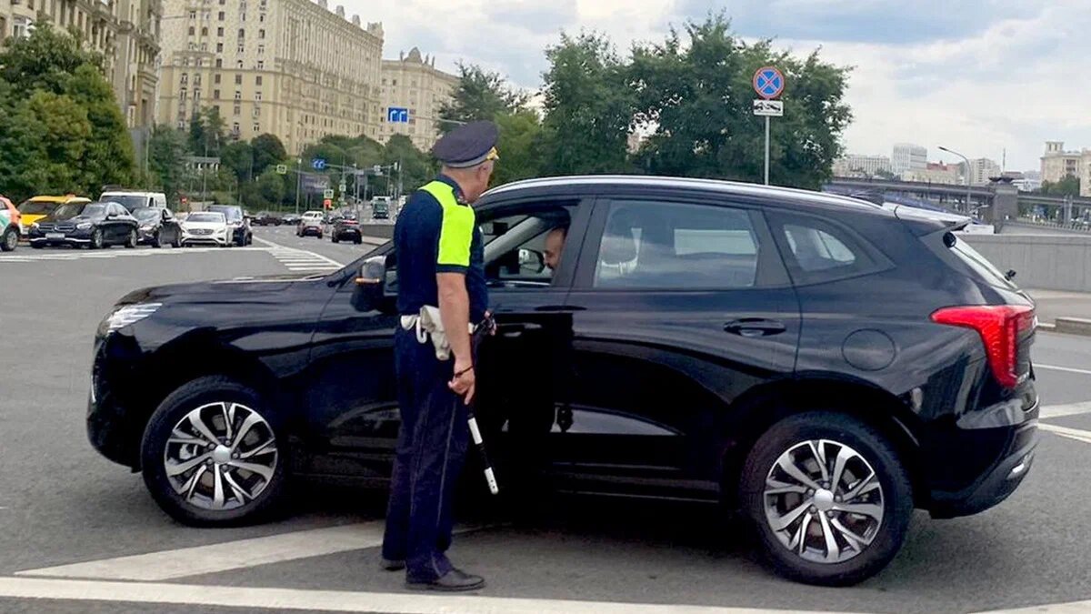 В России готовят запрет на использование любых посторонних устройств за рулём