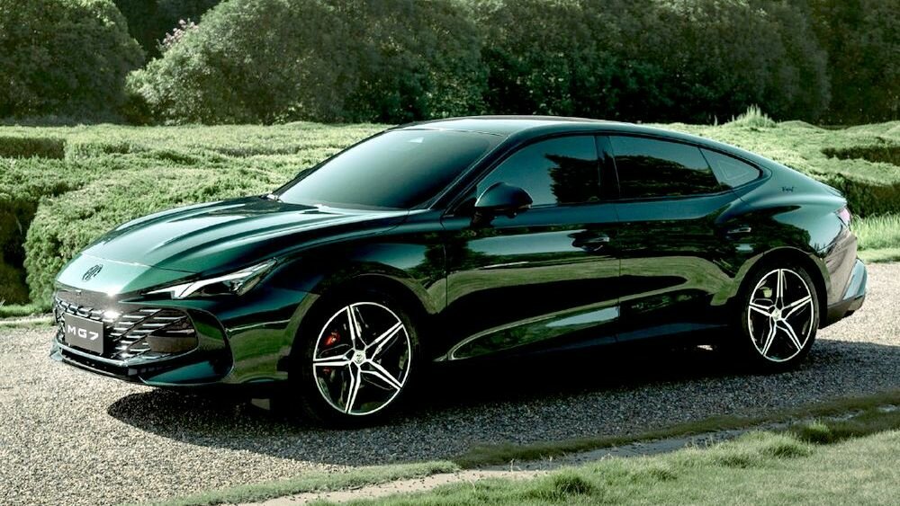 Китайская марка MG представила флагманский лифтбек размером почти с Audi A7