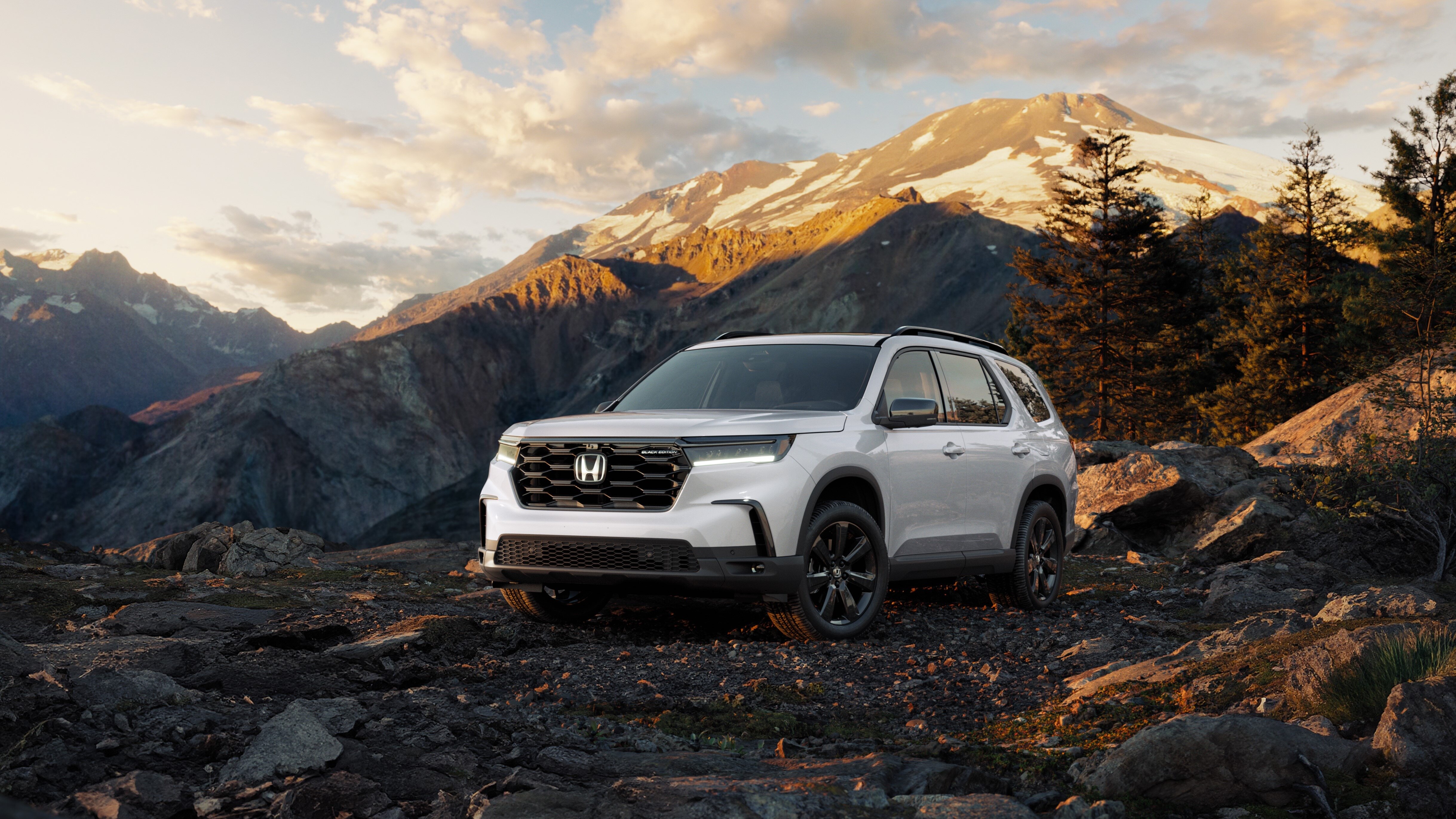 Вседорожник Honda Pilot получил «чёрную» спецверсию и заметно подорожал