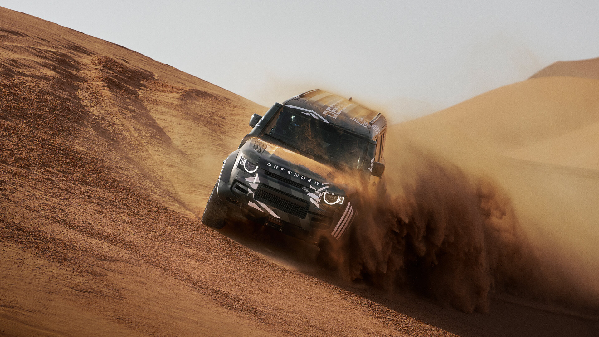 Land Rover Defender для «Дакара»: первые фото