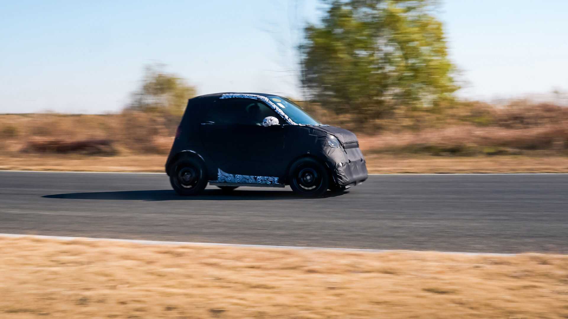 Появились первые фото преемника Smart ForTwo