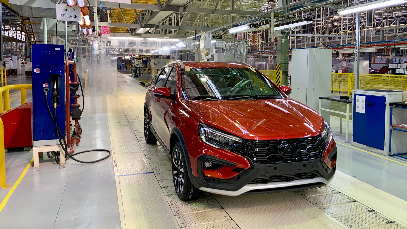 Куда уезжает Lada Vesta и когда ждать электрический Largus: репортаж с завода «ИжАвто» 