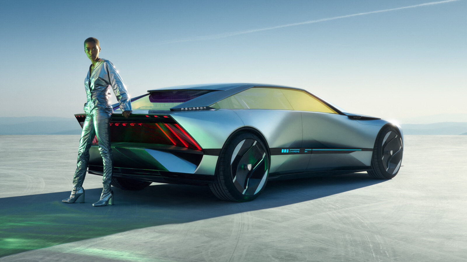 От BMW-хамелеона до машины-лифта: лучшие концепты CES-2023