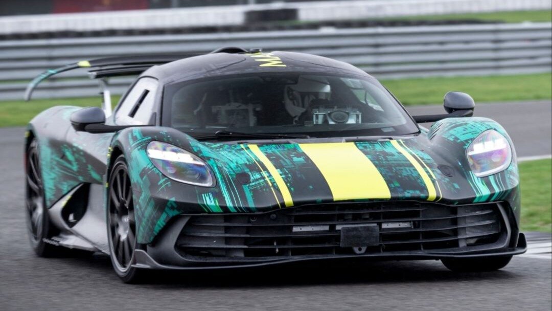 Компания Aston Martin показала доработанный суперкар Valhalla