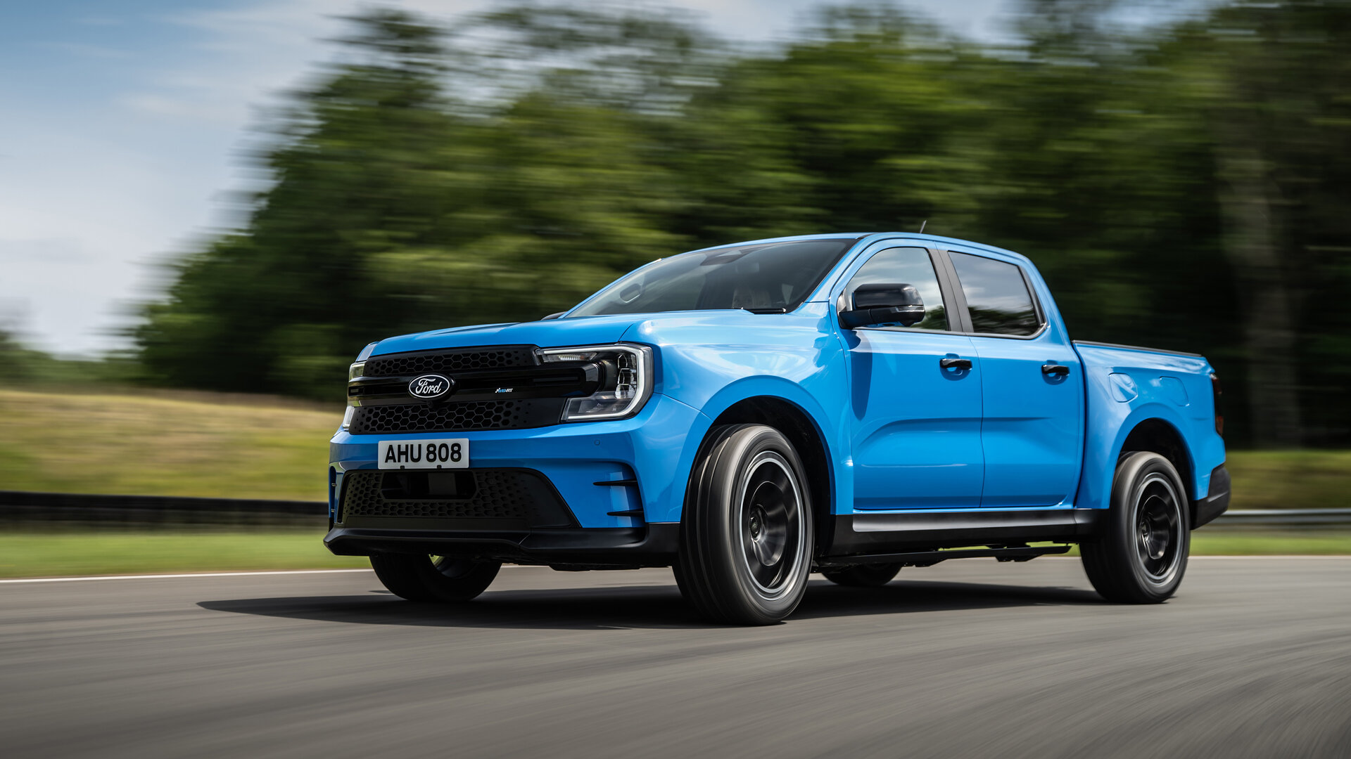 Ford представил «подогретый» бензоэлектрический Ranger для Европы