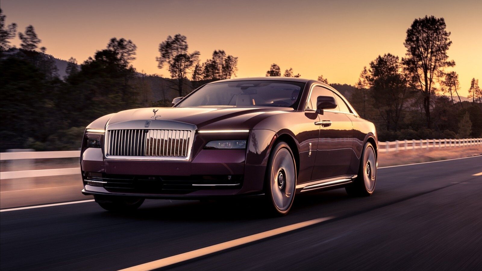 Первый электрический Rolls-Royce получит «заряженную» версию