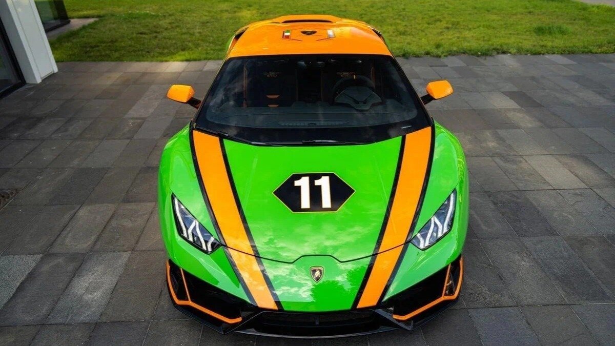 На Авто.ру продают один из 36 выпущенных суперкаров Lamborghini Huracan Evo GT Celebration