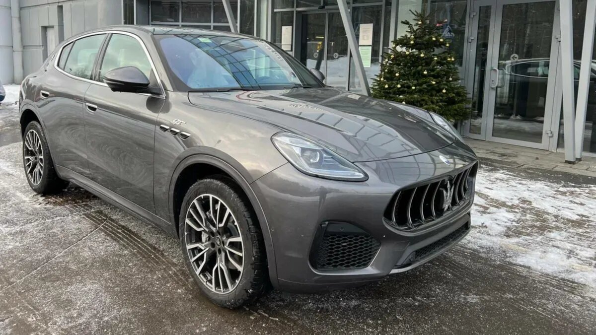 В Россию по параллельному импорту привезли новый кроссовер Maserati Grecale