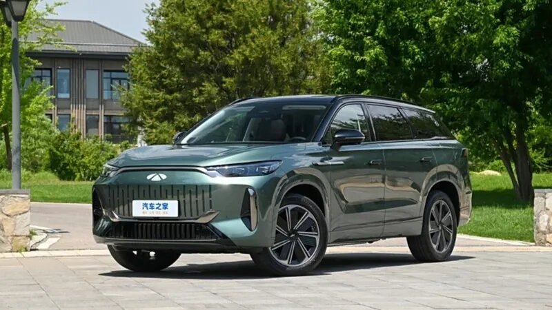В России в продаже появился кроссовер Chery Fulwin T10, установивший рекорд по запасу хода