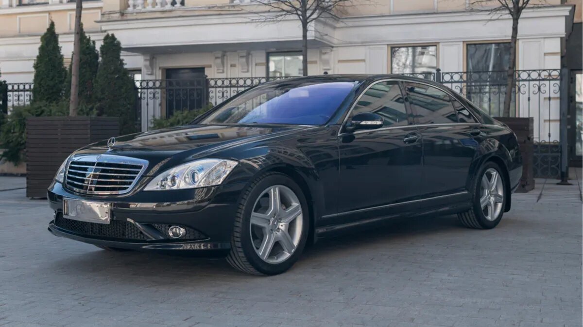 17-летний Mercedes-Benz S-класса с пробегом меньше 350 километров выставили на Авто.ру