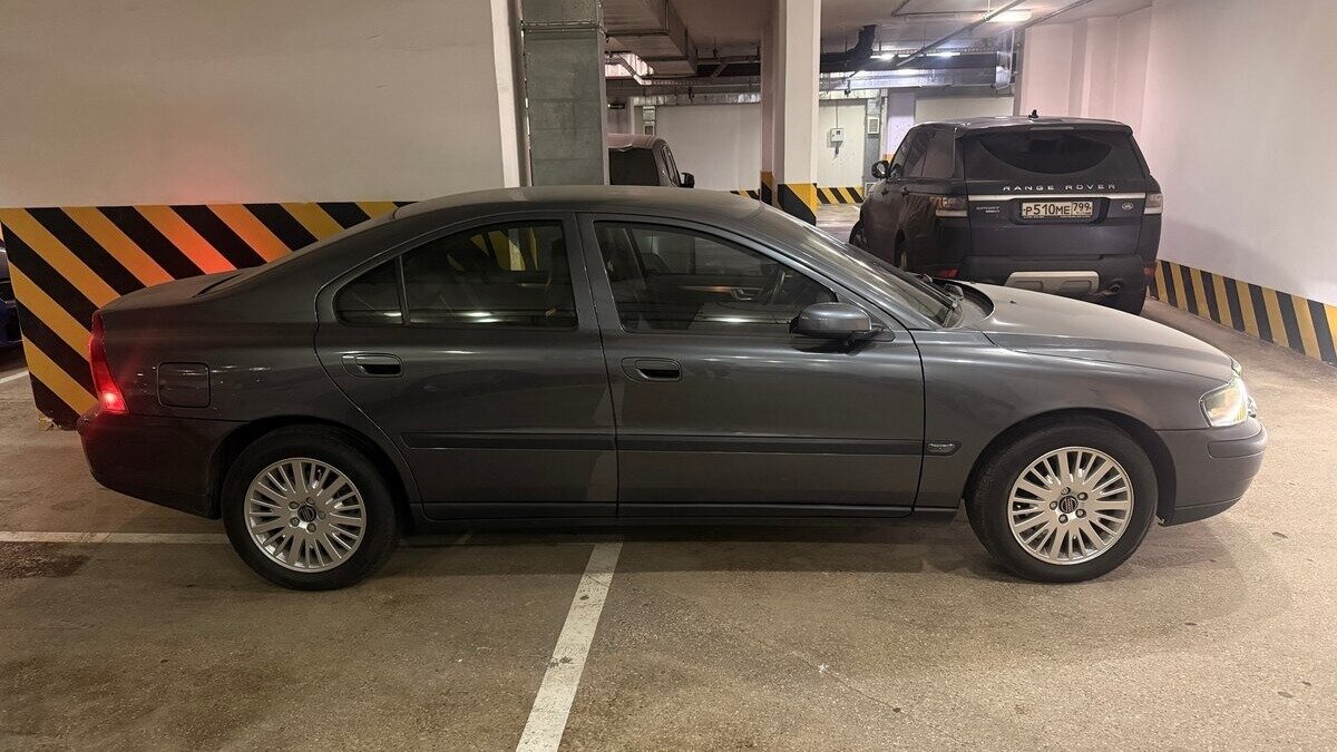 Volvo S60 из 2000-х, ездивший меньше 900 километров в год, продают на Авто.ру