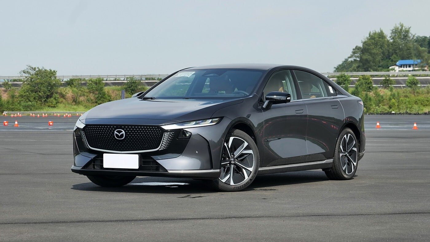 «Зелёный» лифтбек Mazda EZ-6: раскрыты комплектации и цены