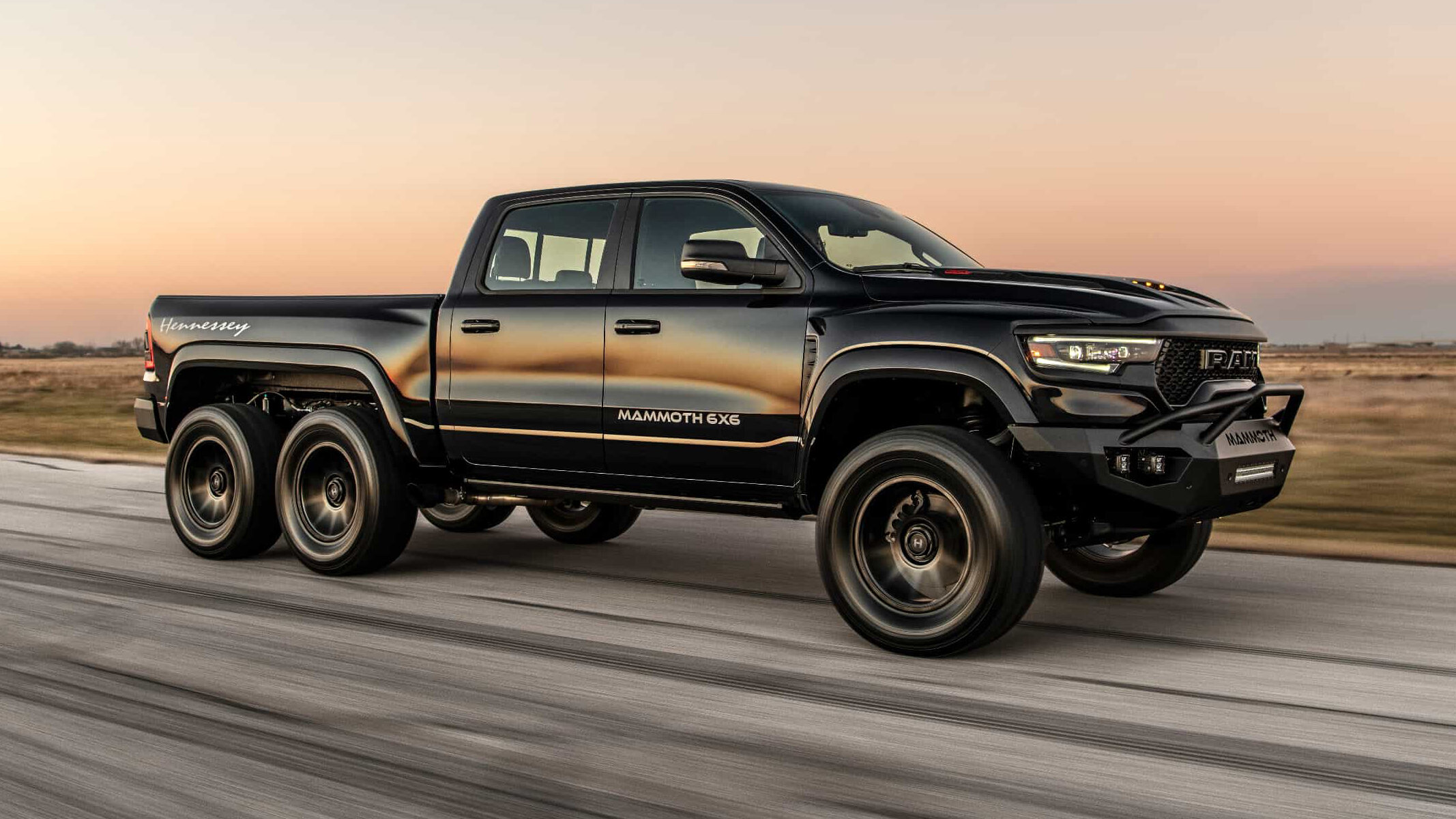 Американцы доработали пикап Ram 1500 TRX. Теперь он трёхосный и 1012-сильный