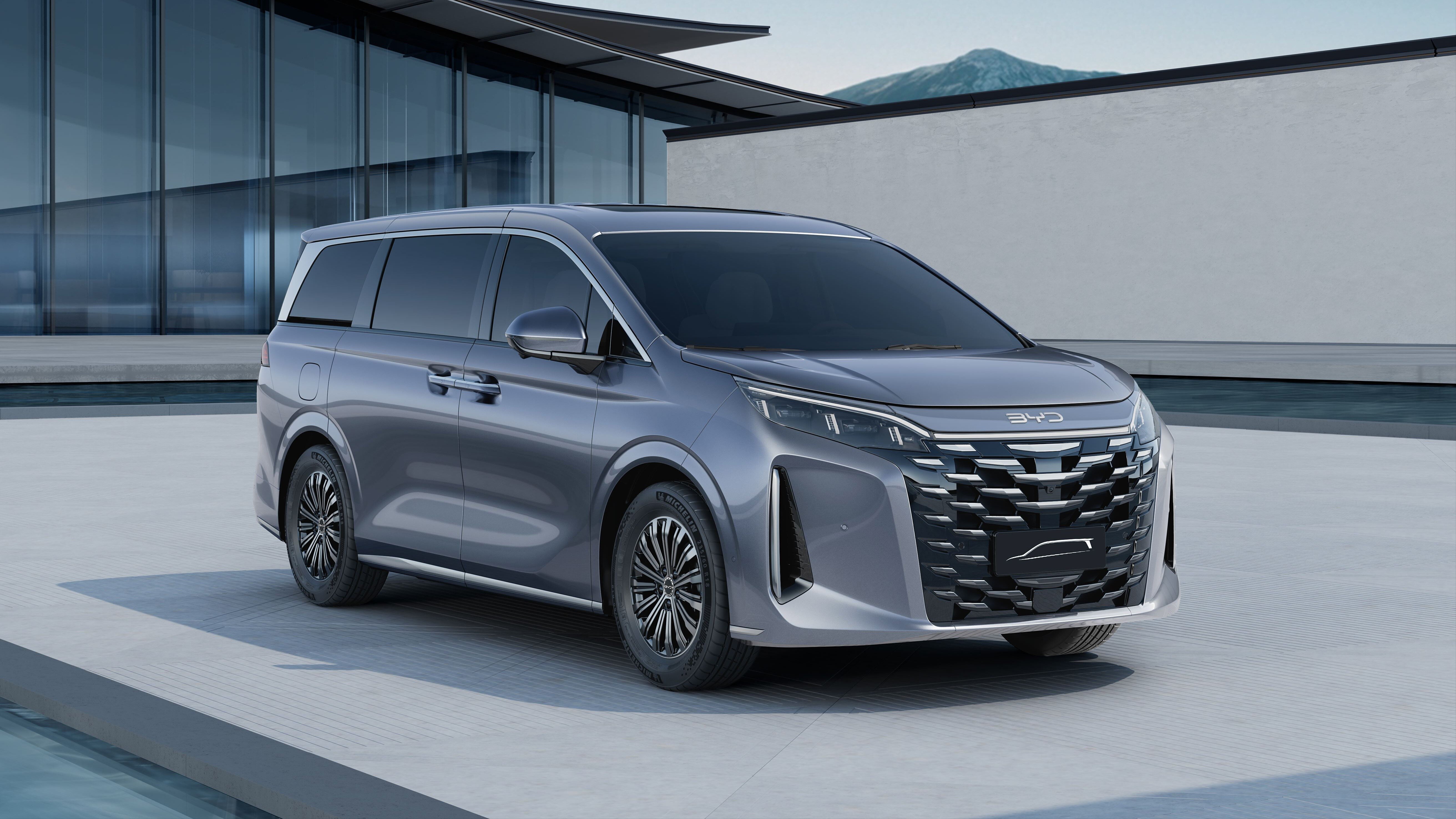 Концерн BYD представил новый гибридный минивэн Xia