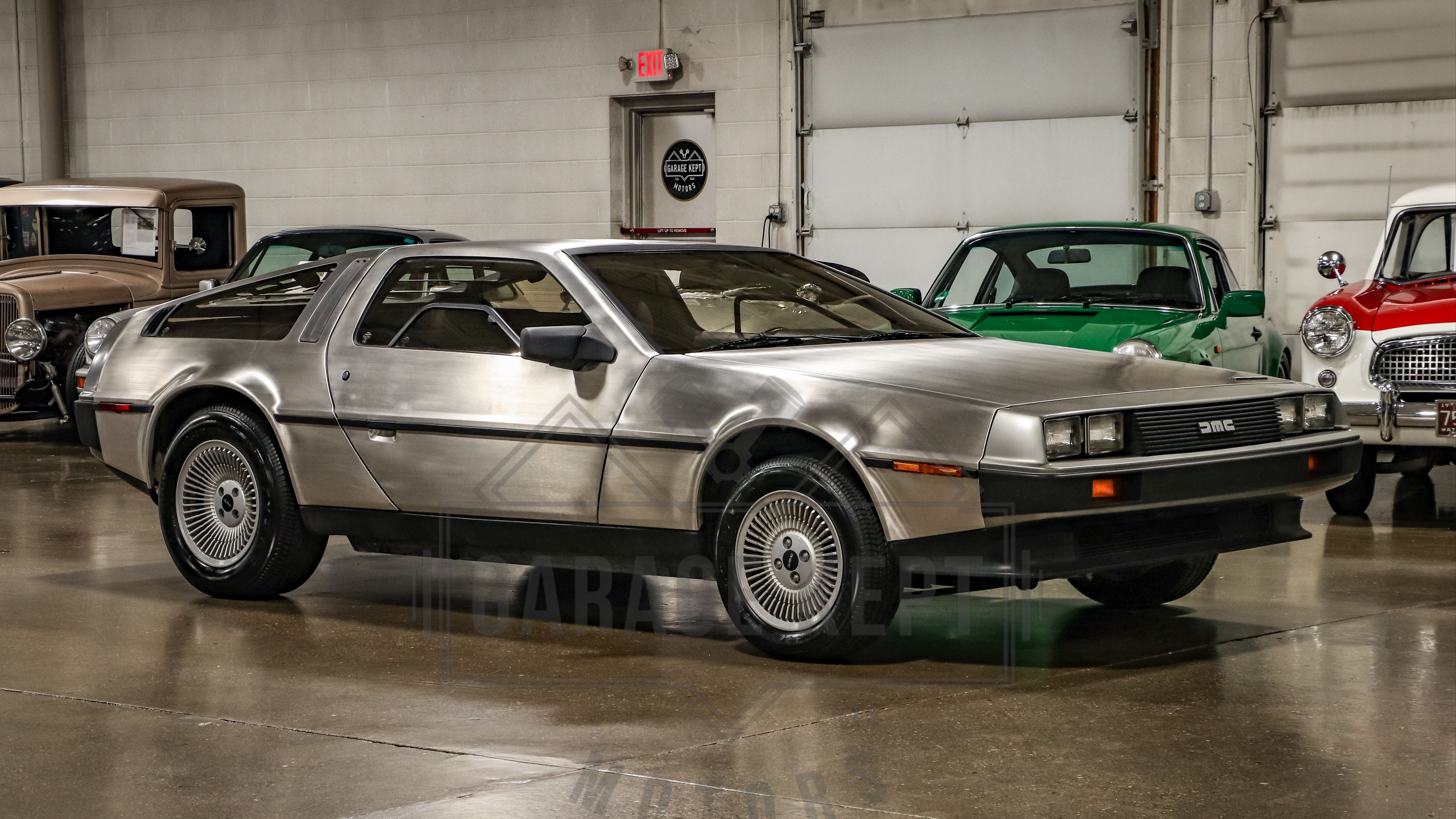 Культовый DeLorean DMC-12 оценили дороже нового Chevrolet Corvette