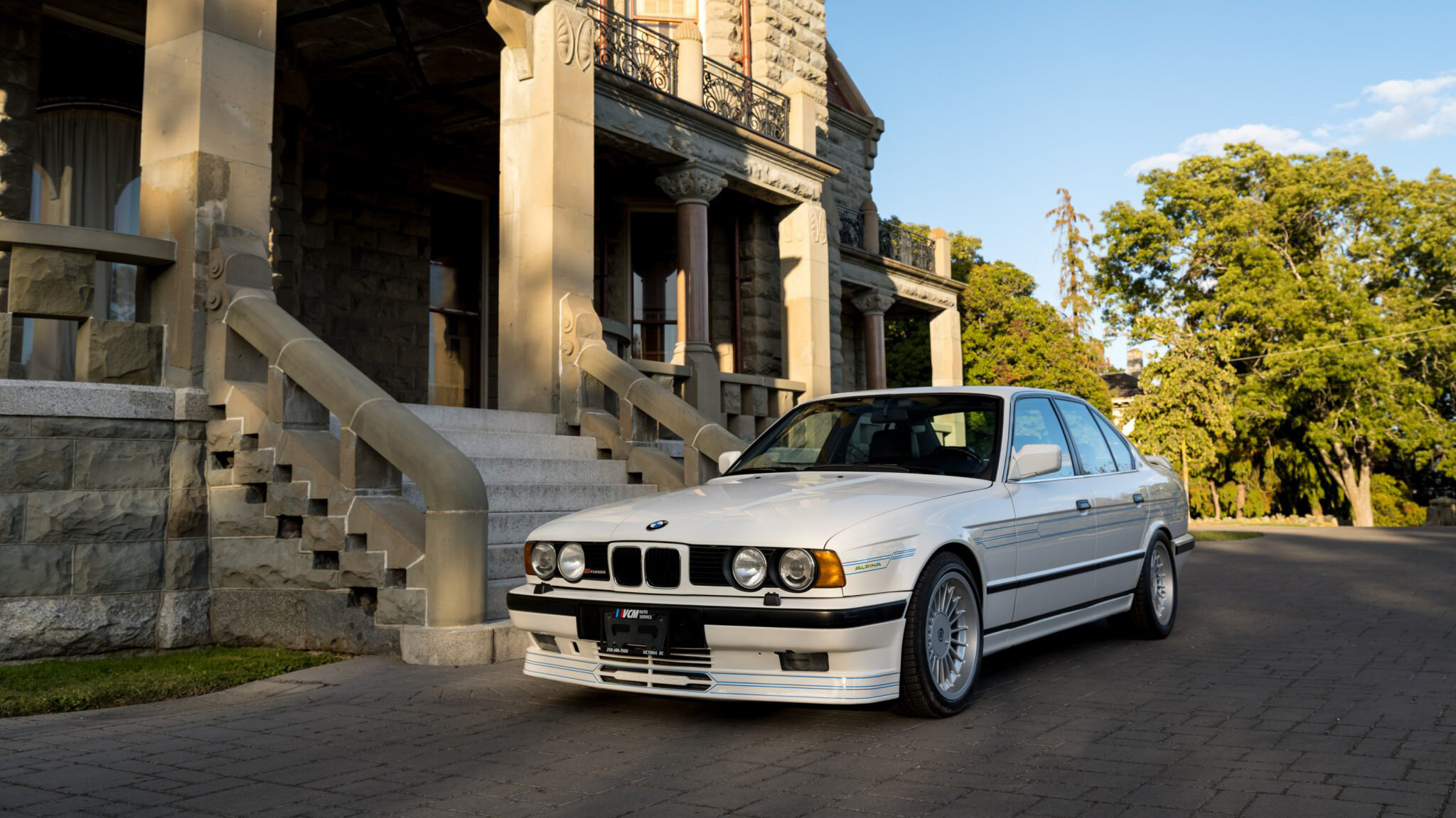 Один из 507 существующих спортседанов Alpina B10 BiTurbo выставили на продажу