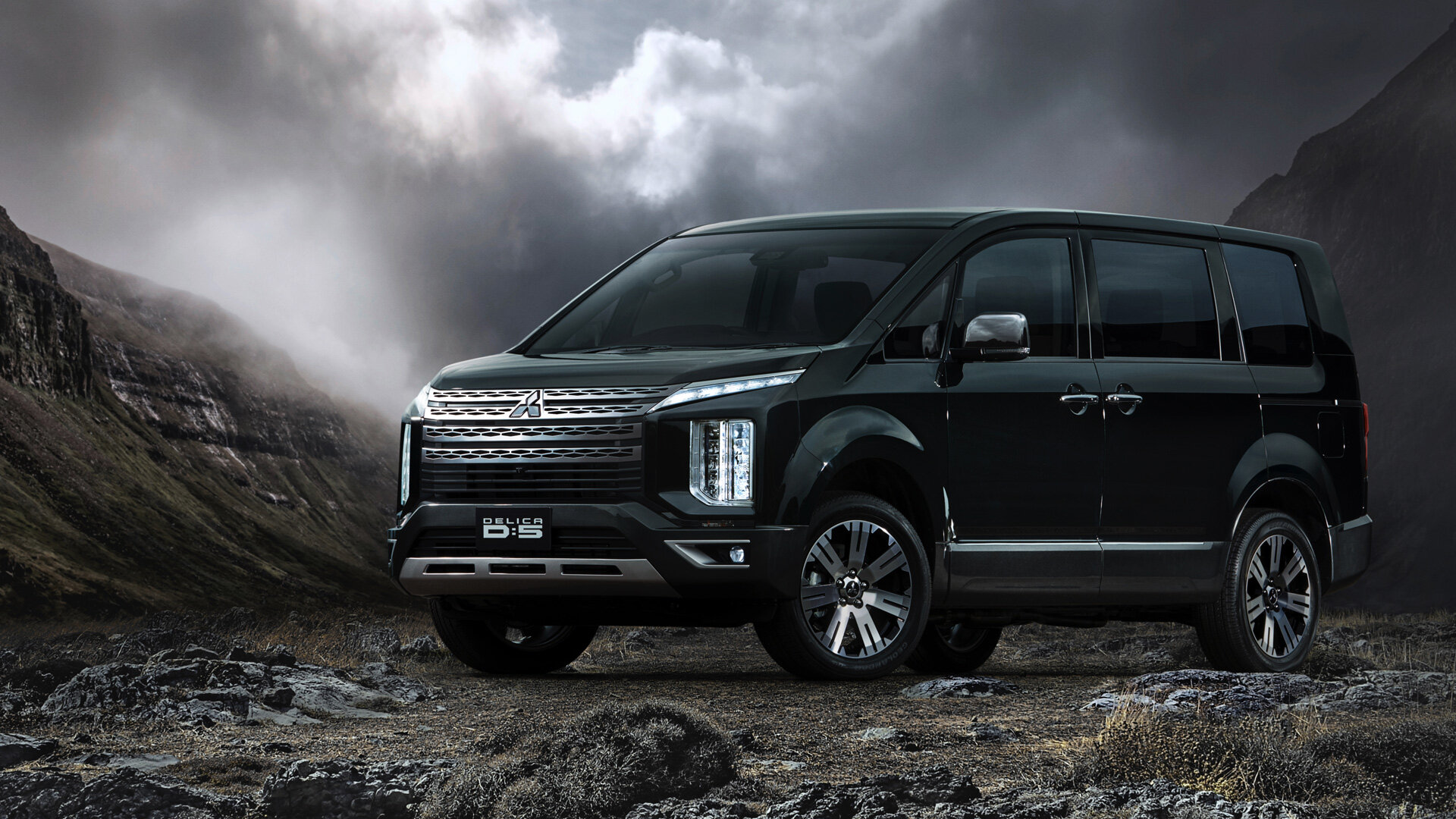 Новый минивэн Mitsubishi Delica: дизель и полный привод