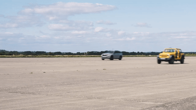 Jeep Wrangler без дверей и крыши сравнили в дрэге со Skoda Kodiaq