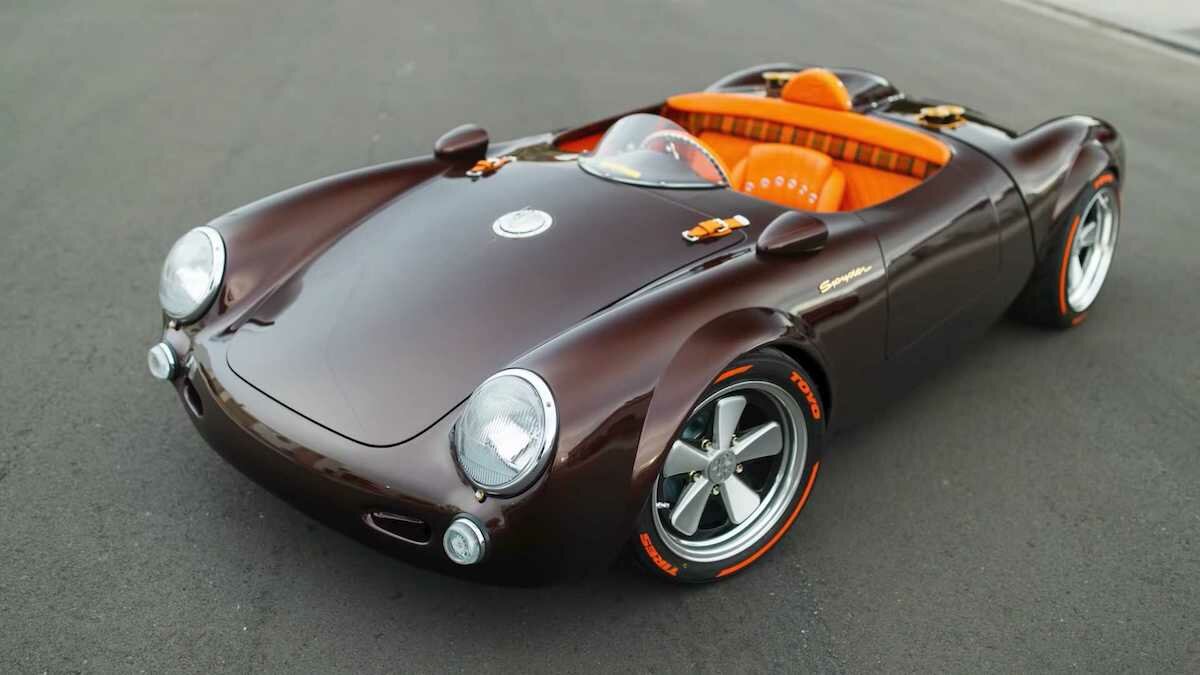 Американцы построили реплику Porsche с единственным креслом по центру