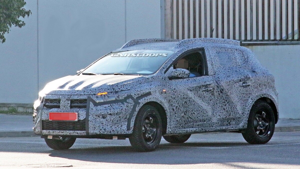 Будущий Sandero Stepway сфотографировали снаружи и внутри