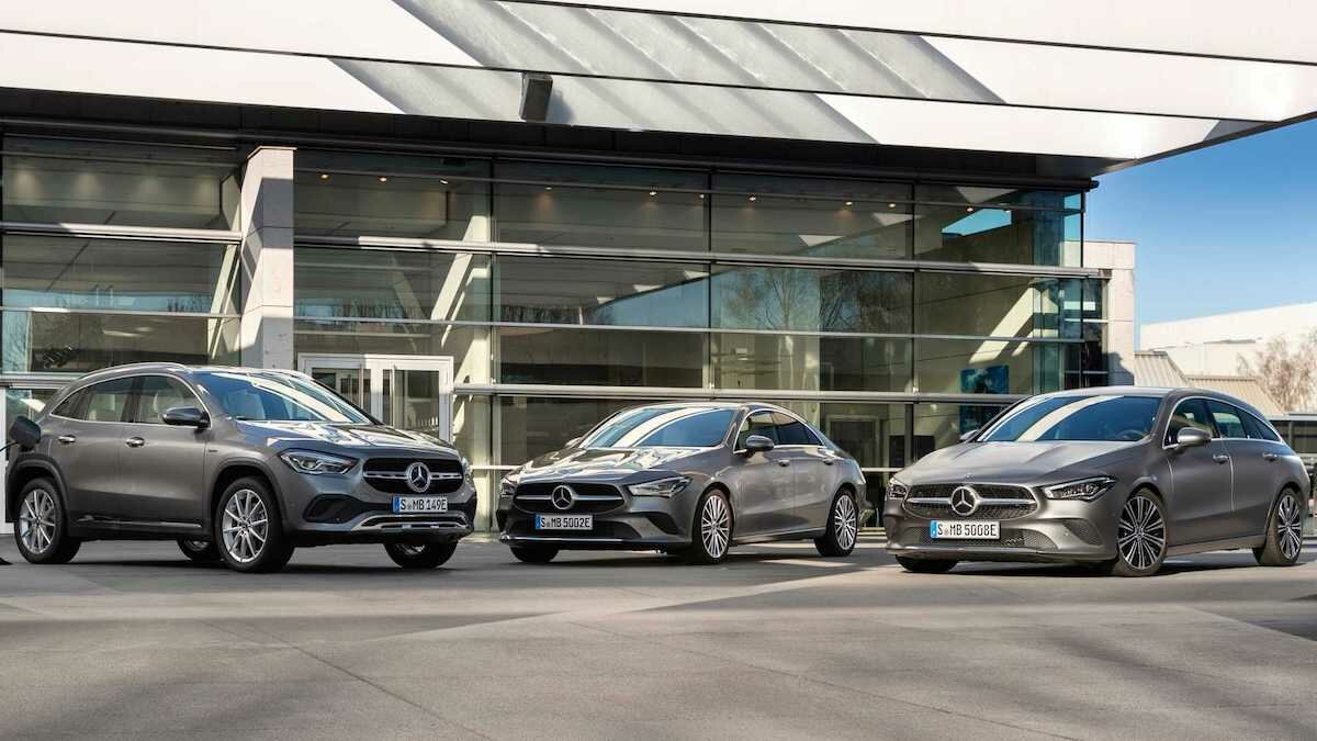 Гибридные Mercedes-Benz CLA и GLA научились заряжаться от сети
