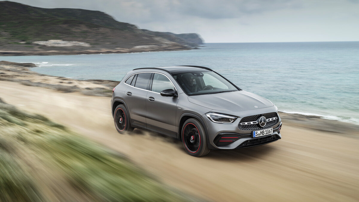 Новый Mercedes-Benz GLA обогнал по цене всех конкурентов в России