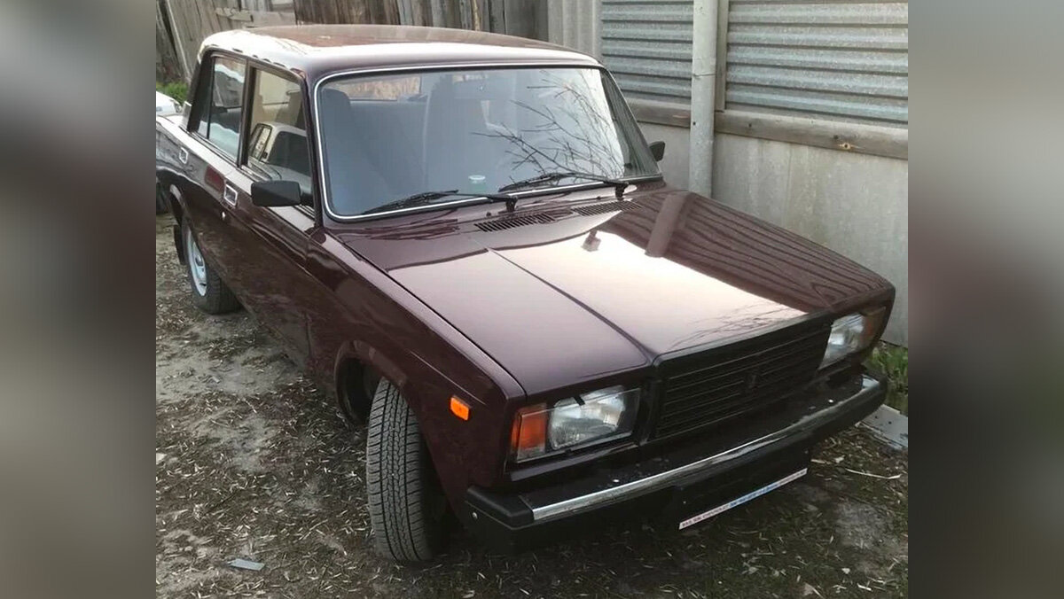 В продаже появилась «семёрка» Жигулей с мизерным пробегом. Её отдают почти даром