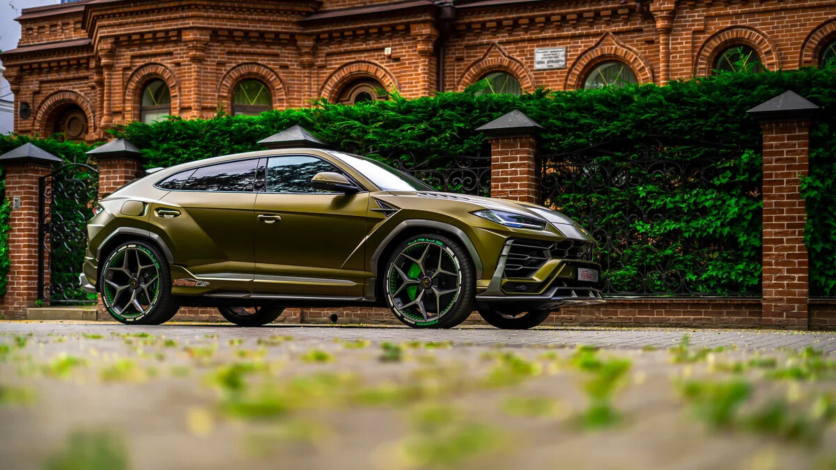 На Авто.ру продают самый дорогой Lamborghini Urus. Его сделали в Армавире