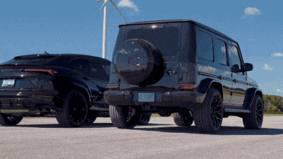 Битва титанов: прокачанный Mercedes-AMG G 63 погонялся с Lamborghini Urus