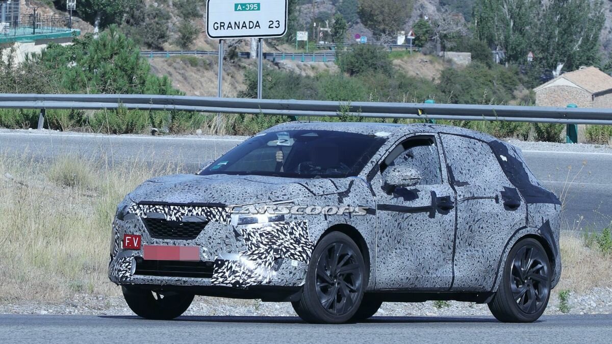 Компания Nissan отложила выход кроссовера Qashqai нового поколения