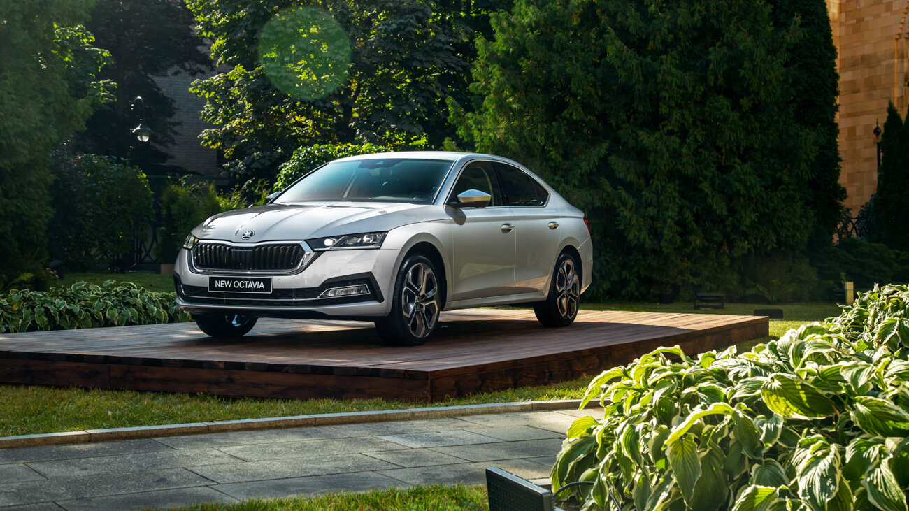 Перепрошилась: смотрим на новую Skoda Octavia и сравниваем со старой
