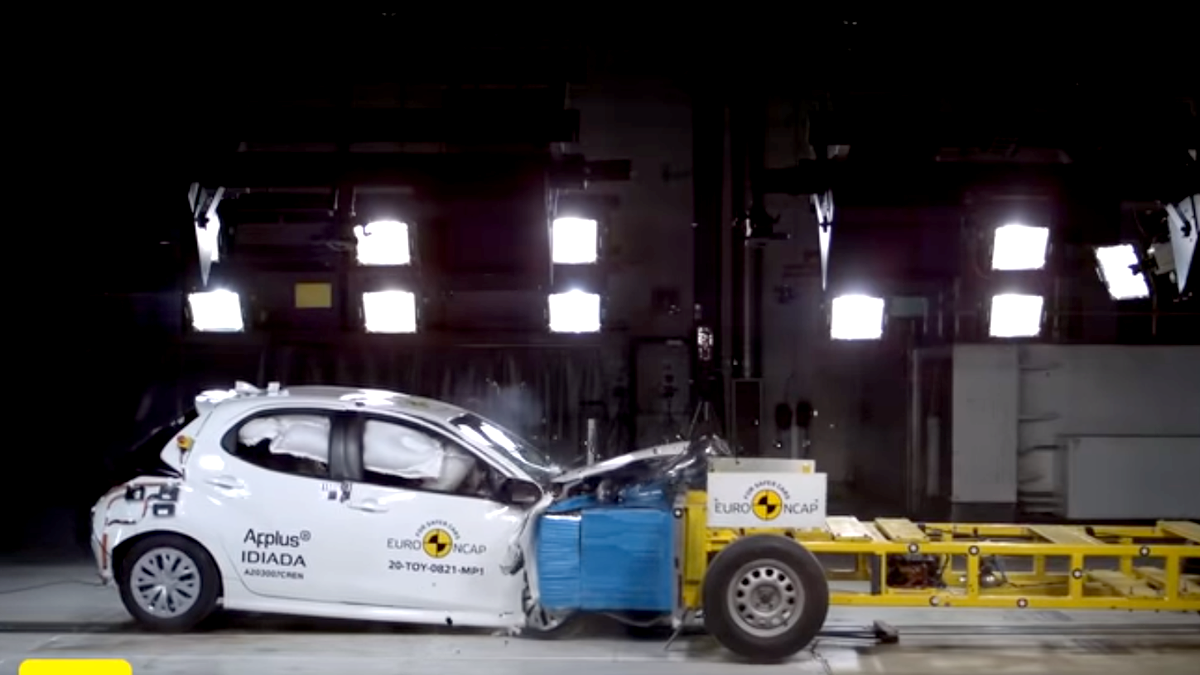 Новые правила краш-тестов EuroNCAP опробовали на Toyota Yaris
